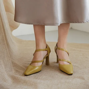 Пролетно-есенен дамски обувки на висок ток в европейски стил, с остри пръсти, елегантен дамски обувки в стил ретро с катарама на дебелите обувки с токчета с височина 8 см Пролетно-есенен дамски обувки на висок ток в европейски стил, с остри пръсти, елегантен дамски обувки в стил ретро с катарама на дебелите обувки с токчета с височина 8 см 1